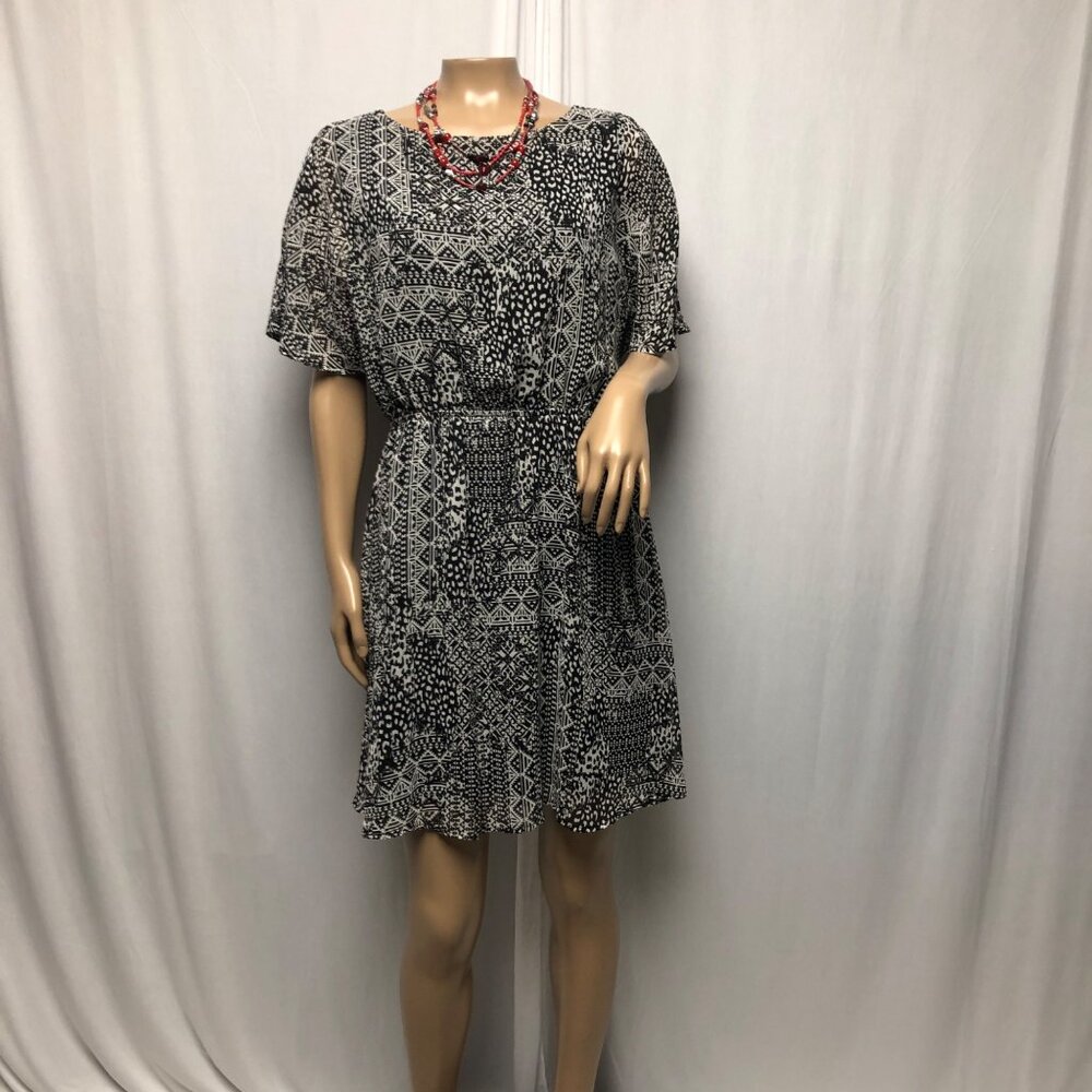 Myan Dress Womens Size Large Black White Open Back Sheer Flutter Sleeves